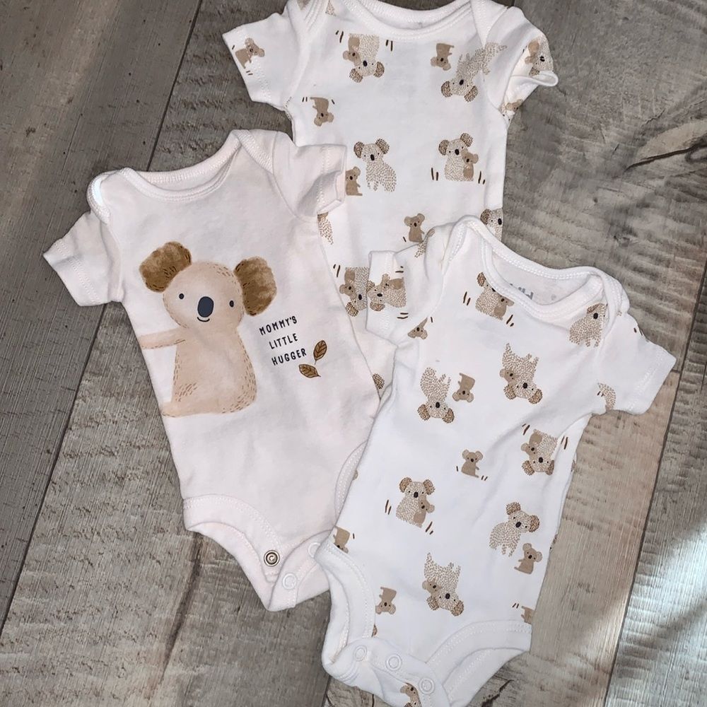 Lot of 3 ONE PIECE‎ -size PREEMIE